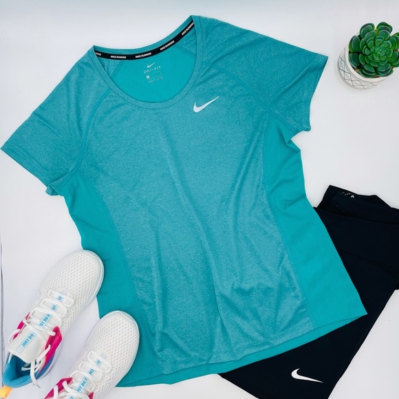 NWOT NIKE BLUE TEAL SHORT SLEEVE ATHLETIC LOOSE FIT TOP - Picture 1 of 8